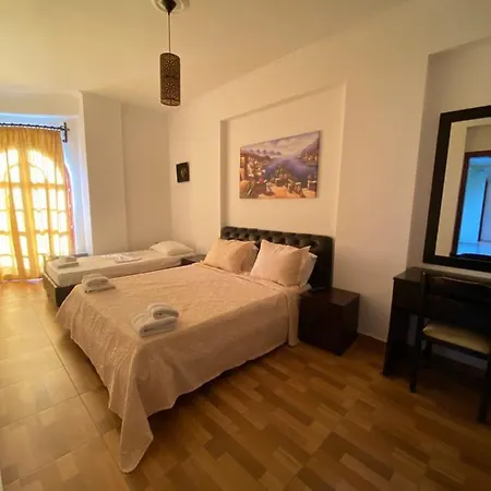 Castle Of Monte Cristo With Pool-Ilio Sarandë