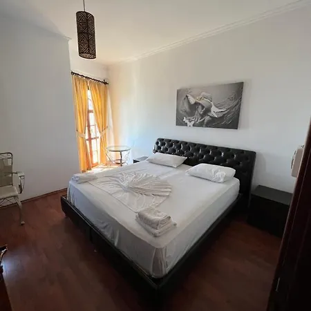Hotel Castle Of Monte Cristo With Pool-Ilio Sarandë