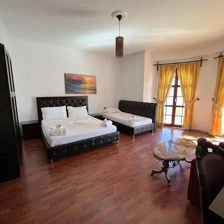 Castle Of Monte Cristo With Pool-Ilio 4* Sarandë