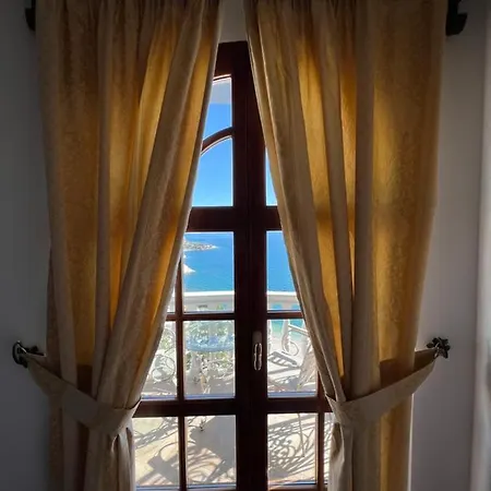 Castle Of Monte Cristo With Pool-Ilio Hotel