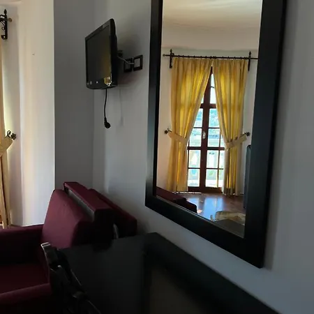 Castle Of Monte Cristo With Pool-Ilio 4* Sarandë