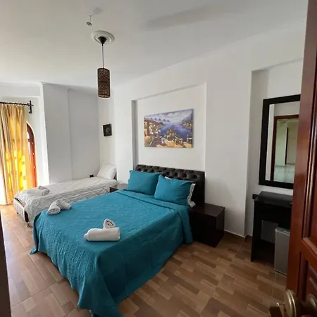 Castle Of Monte Cristo With Pool-Ilio Hotel