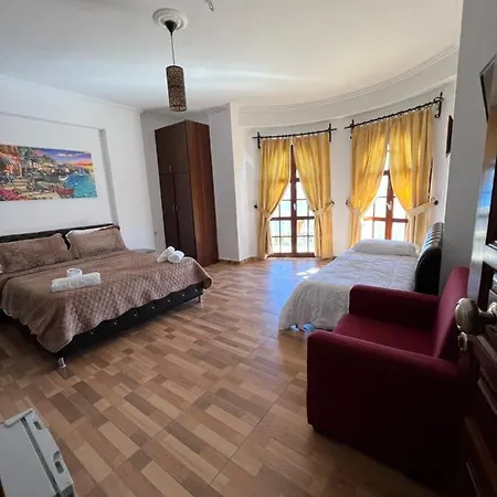 Castle Of Monte Cristo With Pool-Ilio 4* Sarandë