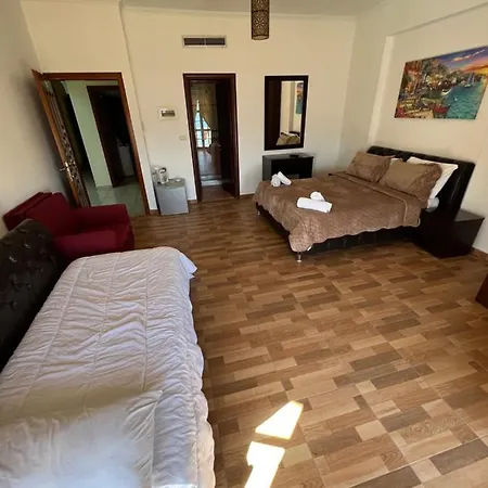 Otel Castle Of Monte Cristo With Pool-Ilio