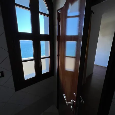 Castle Of Monte Cristo With Pool-Ilio Otel 4*
