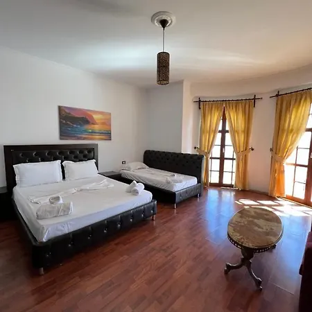 Castle Of Monte Cristo With Pool-Ilio 4*